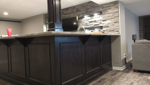 Custom wetbar - molding view
